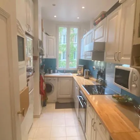 Spacious Near Champs Elysees *