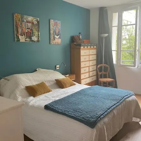 Spacious Near Champs Elysees