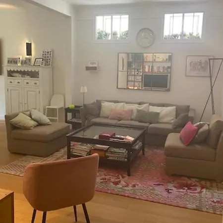 Апартаменты Spacious Near Champs Elysees *
